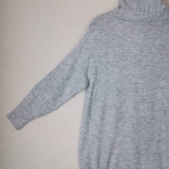 EXPRESS Acrylic Mini Turtleneck Sweater Dress‎ Size XSmall in Grey Heather - Picture 6 of 16
